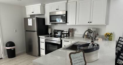 2-bedroom apartment just 4 minutes drive to Gladys Porter Zoo