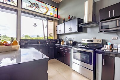 5 STARS! Private Front Lake Home w/ Pool, Kayaks, + beautiful tropical setting! 