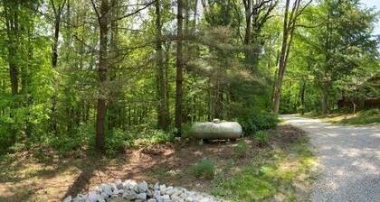 Private Retreat w Pool Hot Tub and Dining Hall