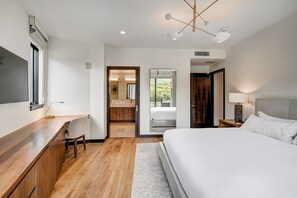Condo, 2 Bedrooms