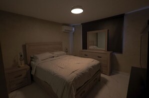 3 bedrooms, in-room safe, free WiFi, wheelchair access