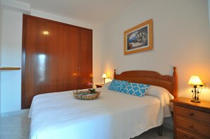 2 bedrooms, iron/ironing board