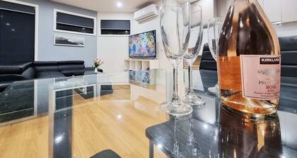 Rosie Townhouse - Modern and comfortable home