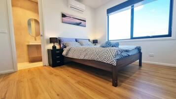 3 bedrooms, iron/ironing board, WiFi