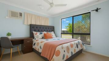 3 quartos, ferros/tábuas de passar roupa, Wi-Fi, roupa de cama