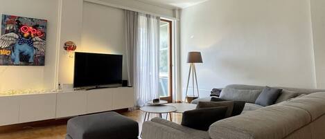 Smart TV, video games