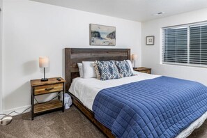 6 habitaciones, tabla de planchar con plancha y cuna de viaje