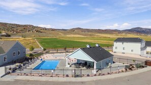 Exterior - Beautiful home at Bear Lake sleeps 20+ with access to Ideal Beach included (Garden City)