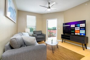 Living area - Private 2BR APT Downtown w Pool (San Antonio)