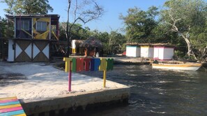 Standard Bungalow | 5 bedrooms - CAFÉ ARENA BEACH (Isla Tintipán)