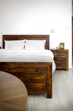 1 bedroom, iron/ironing board, WiFi, bed sheets - Modern, elegant downtown apartment offers 5-star hotel quality luxury bedding (Budapest)