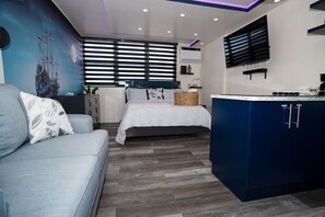 Iron/ironing board, free WiFi, bed sheets