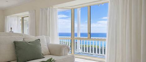 TV, Netflix, streaming services, offices