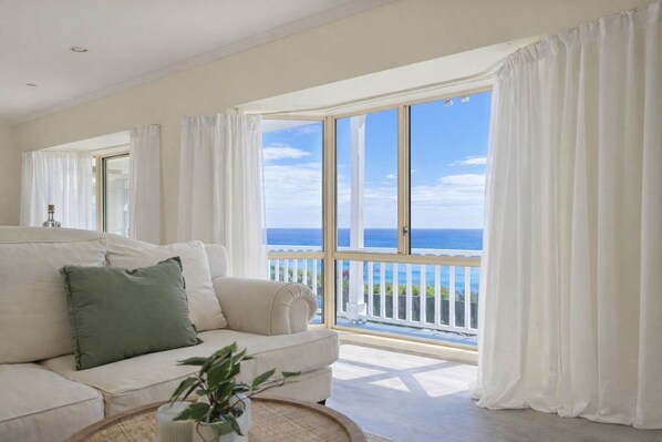 TV, Netflix, streaming services, offices