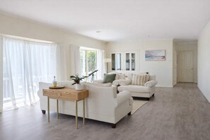 TV, Netflix, streaming services, offices