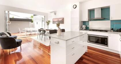 Brilliant Port Melbourne Central Townhouse