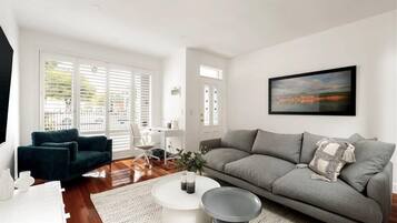 TV, Netflix, streaming services