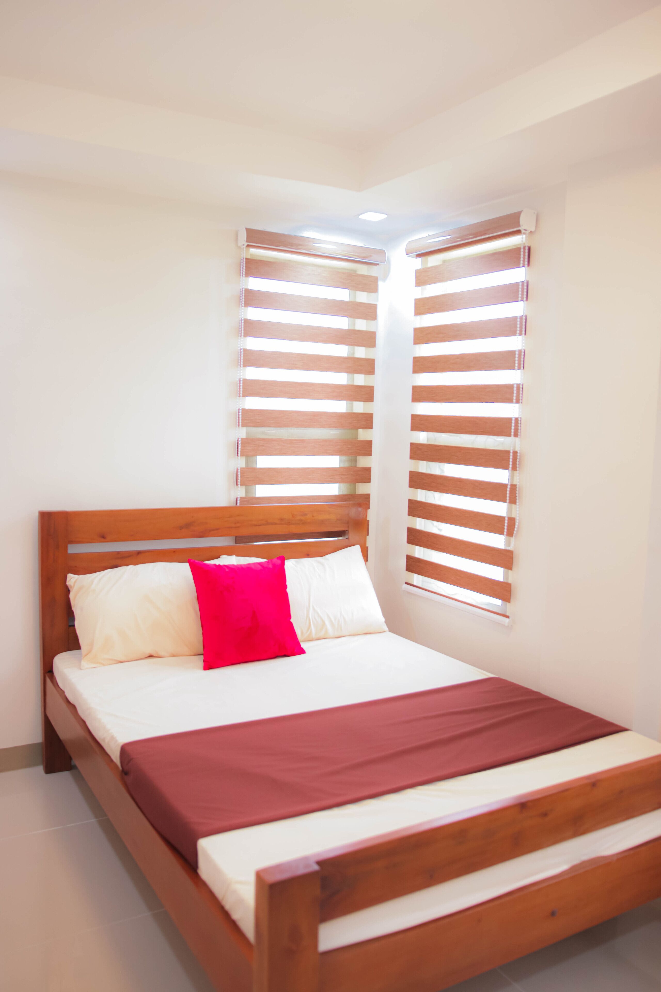 4 bedrooms, desk, free WiFi, bed sheets