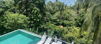 Penthouse Seaview Apartment - 3 Bedroom, Sleeps up to 8