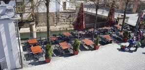 Outdoor dining - First Apartments 1 - Stadt Land Fluss - by Zollhaus - Resturant zum Zollhaus (Forchheim)