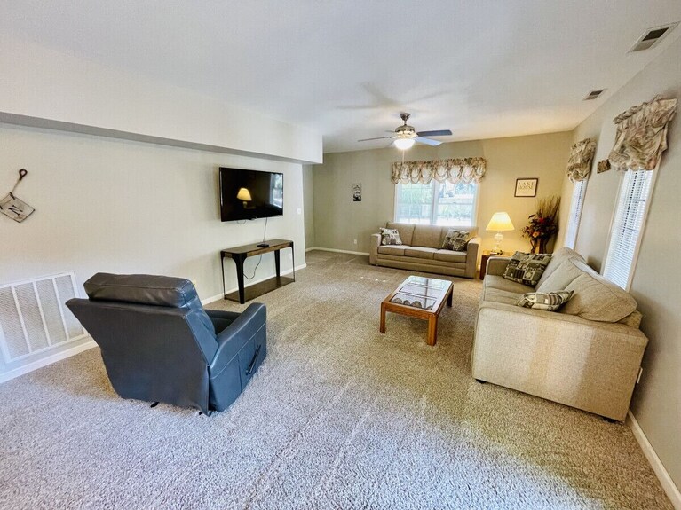 Steps To The Marina, Stylish Townhome Getaway - Lake Barkley
