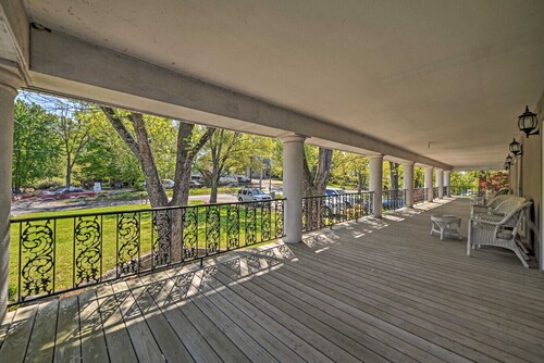 Condo Steps From the Lake & Marina