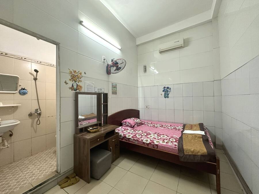 Desk, laptop workspace, free WiFi, bed sheets