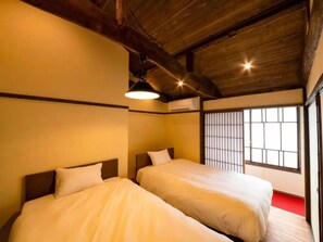 1 bedroom, in-room safe, individually decorated, individually furnished