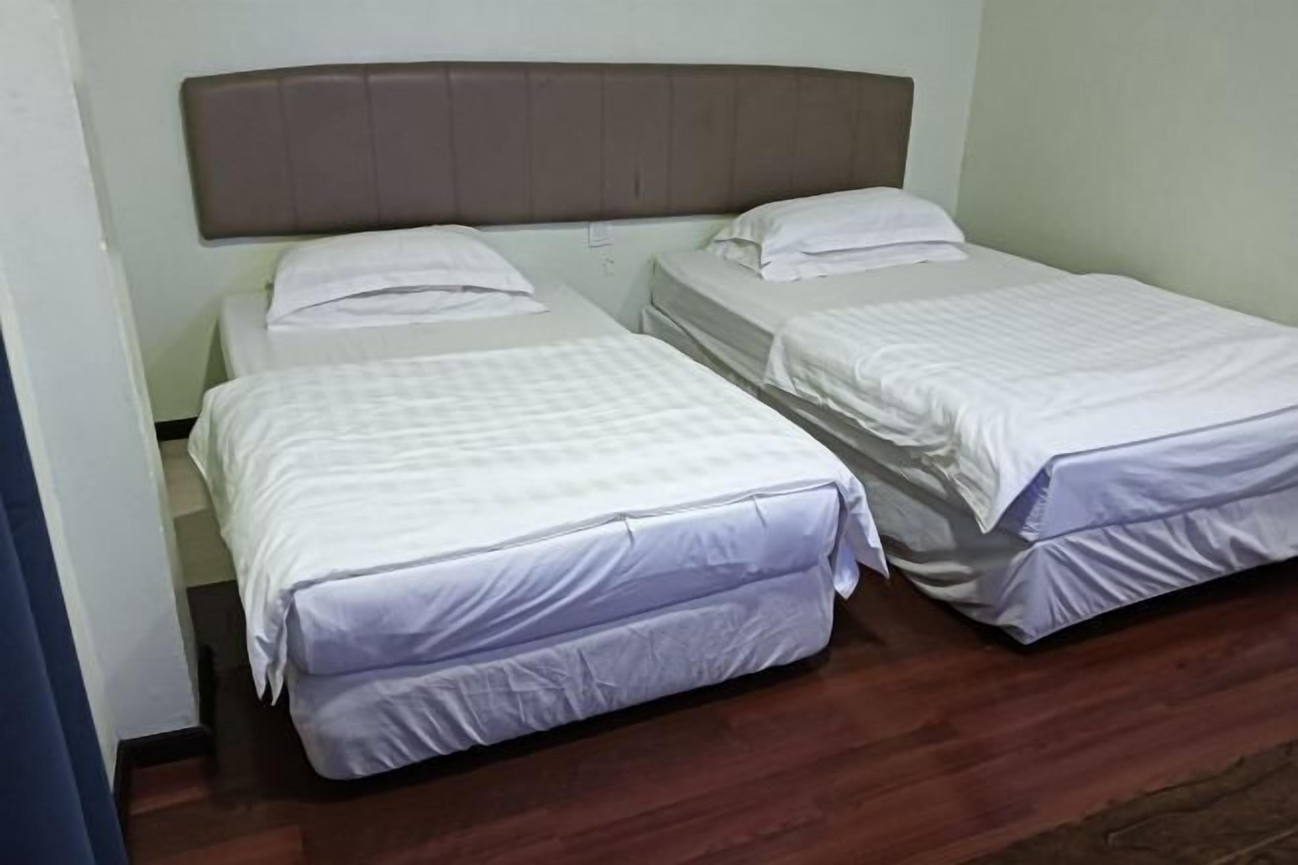 Desk, laptop workspace, free WiFi, bed sheets