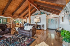 Smart TV, fireplace, offices, printers