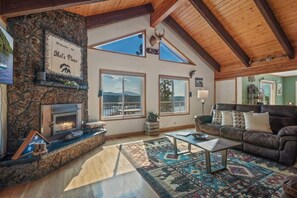 Smart TV, fireplace, offices, printers