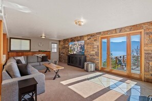 Smart TV, fireplace, video games - in United States of America, Bayview (Bayview)