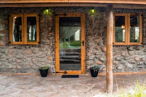 Exterior - Honeymoon Hut (Naivasha)