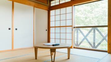 Traditional-Zimmer, Nichtraucher, Gemeinschaftsbad (Japanese Style, 8 Tatami) | 1 Schlafzimmer, Daunenbettdecken, Zimmersafe, kostenloses WLAN