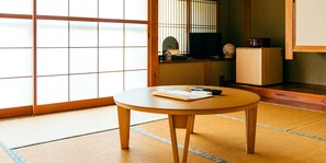 羽绒被、客房内保险箱、免费 WiFi、床单