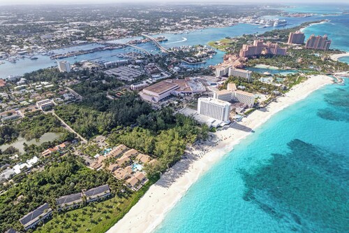 Sunrise Beach Resort, Paradise Island- Villa Escondida, Value and Ground floor!