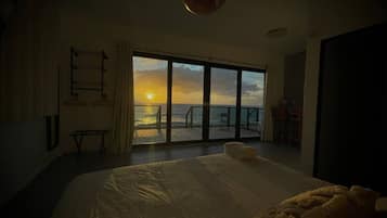 免费 WiFi、床单