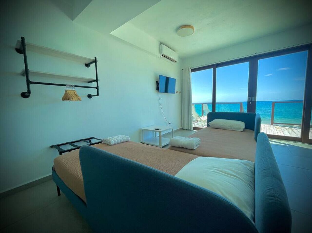 Wifi gratis y ropa de cama 