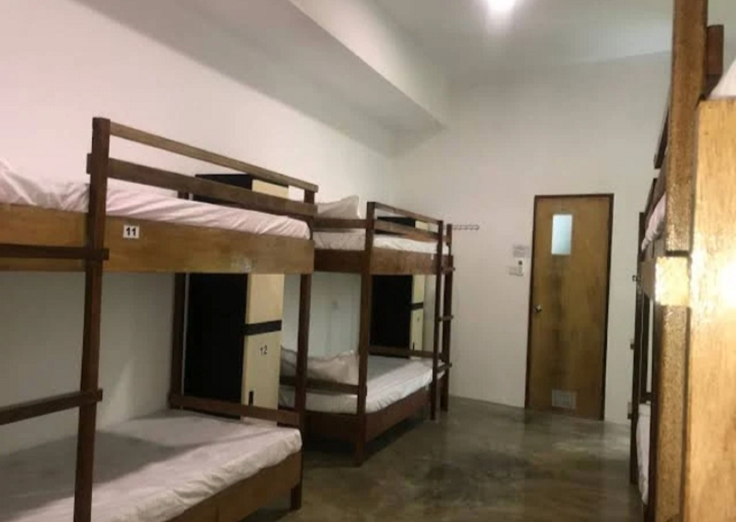 Shared Dormitory | Laptop workspace, free WiFi, bed sheets