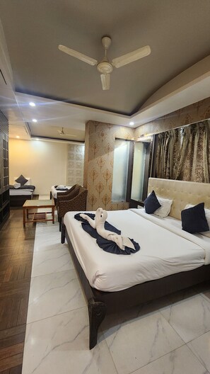 Iron/ironing board, free WiFi - SAIBABA INTERNATIONAL SUPREME HOTEL (Rahata)