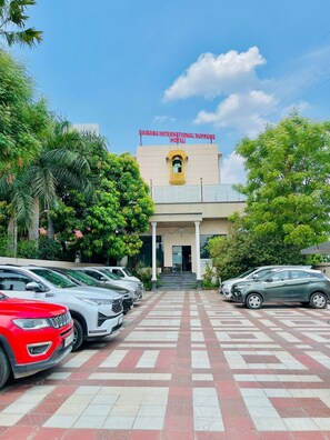Front of property - SAIBABA INTERNATIONAL SUPREME HOTEL (Rahata)