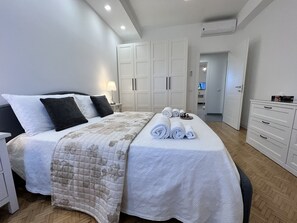1 quarto, escrivaninha, Wi-Fi de cortesia, roupa de cama