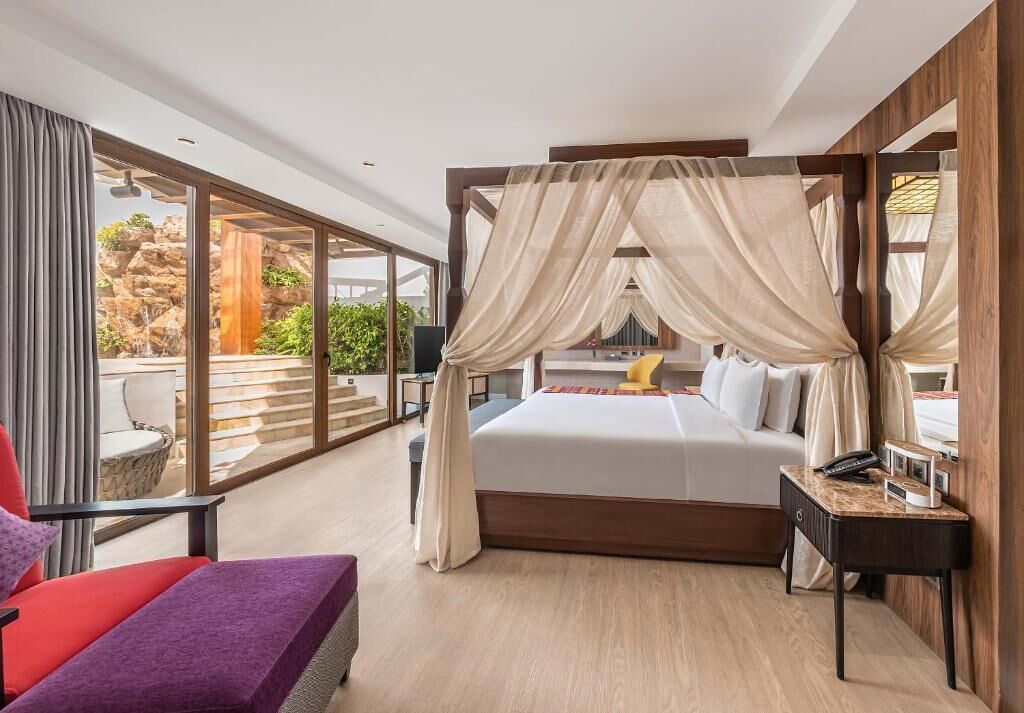 Grand Majestic Suite | In-room safe, desk, blackout drapes, free WiFi