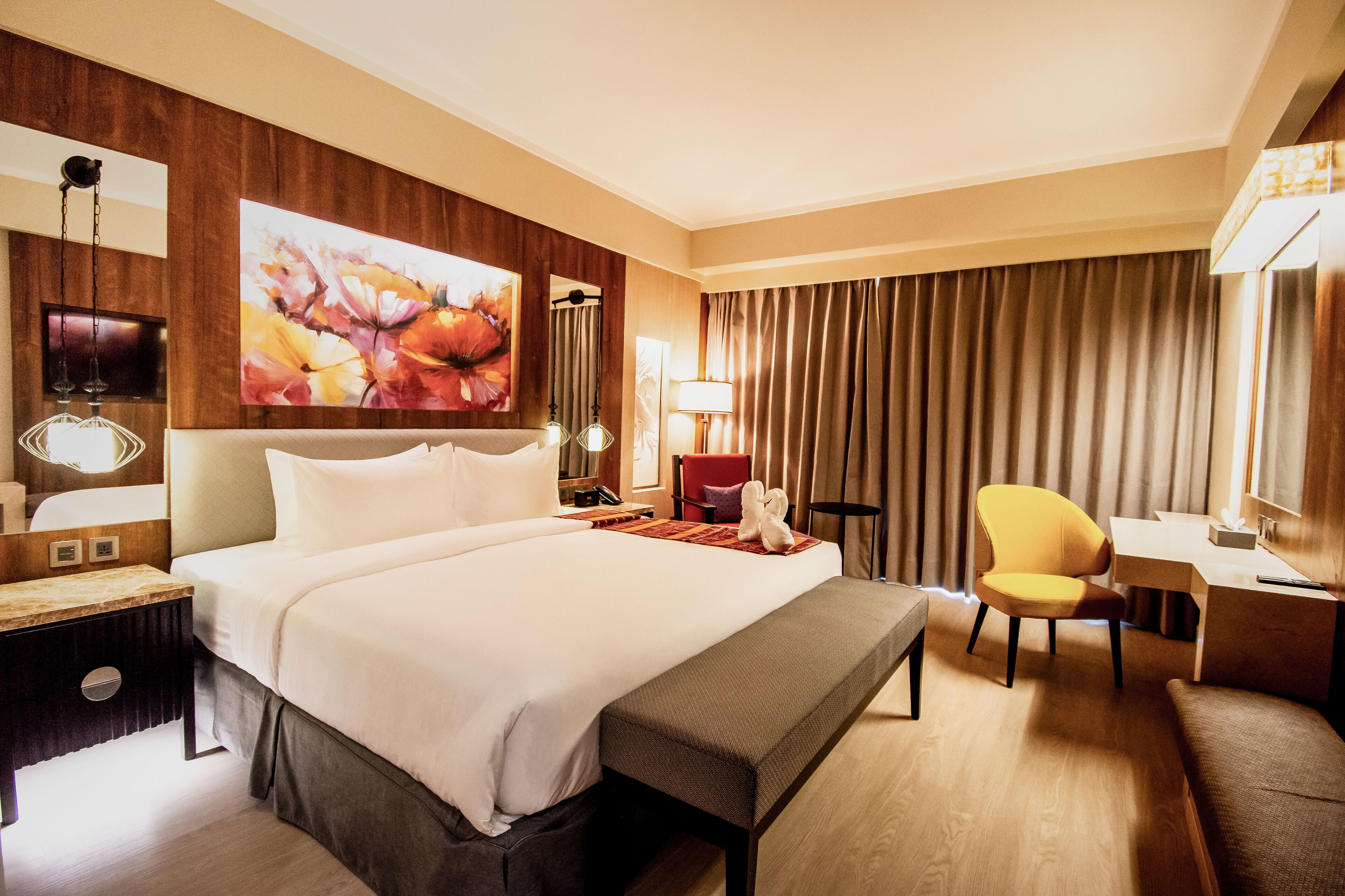 غرفة واسعة | خزنة داخل الغرفة ومكتب وستائر تعتيم وواي فاي مجانًا