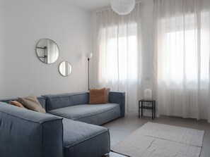 Appartement | Woonruimte | Een flatscreentelevisie