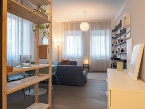 Apartamento | Área de estar | TV de tela plana