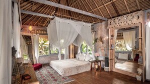 Barong | Premium bedding, down comforters, pillowtop beds, desk - 1111 Alchemy Space (Ubud)