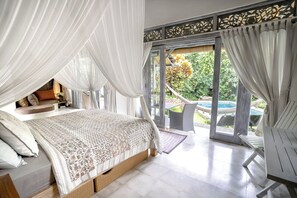 1111 Maya | Premium bedding, down comforters, pillowtop beds, individually decorated - 1111 Alchemy Space (Ubud)