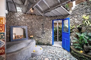 Barong | Bathroom | Combined shower/tub, deep soaking tub, rainfall showerhead - 1111 Alchemy Space (Ubud)