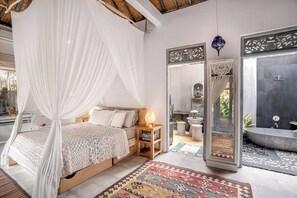 Elite villa (1111 Maya) | Luxe beddengoed, donzen dekbedden, pillowtop-bedden